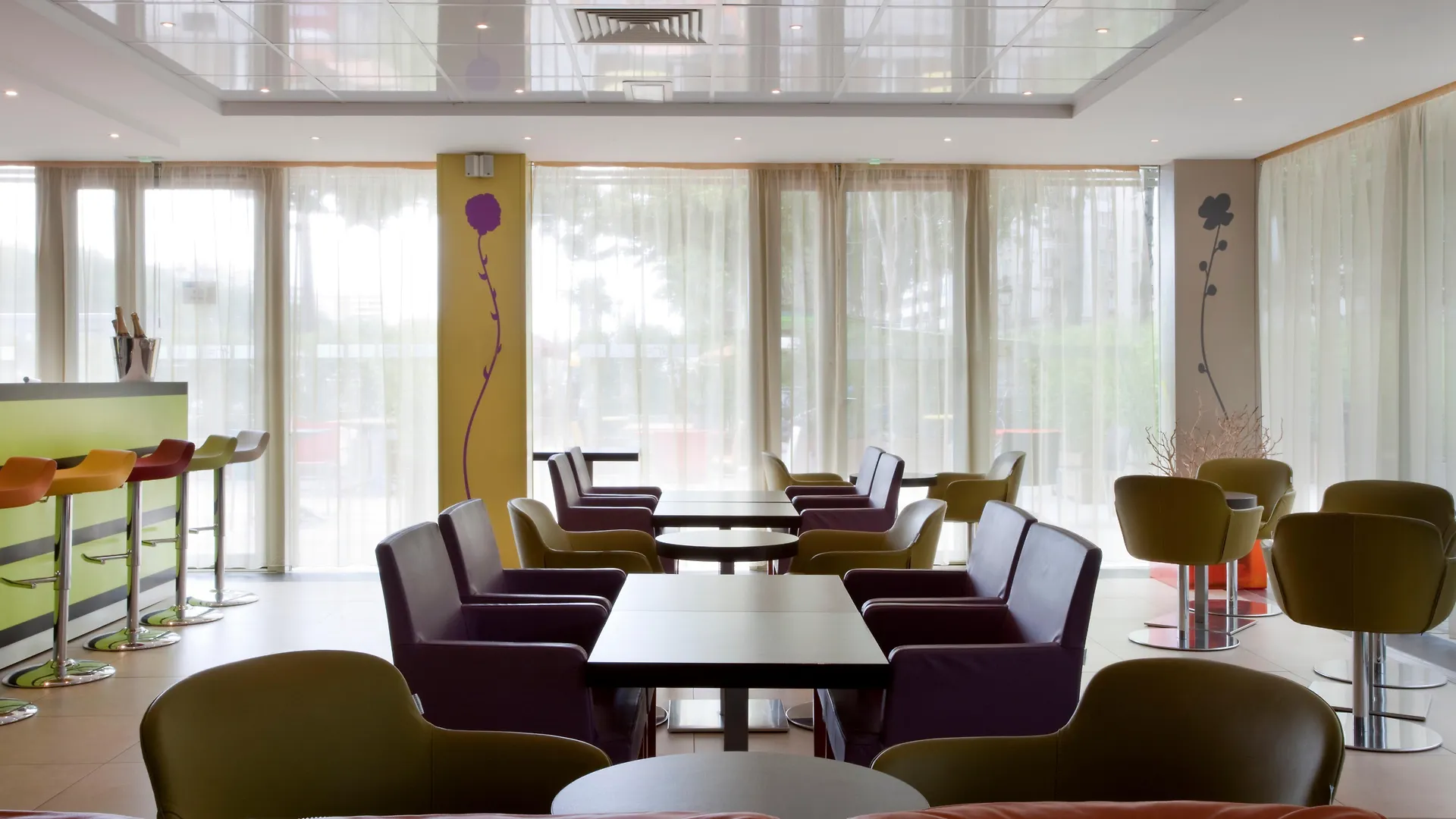Hotel Express Paris-canal De La By Ihg