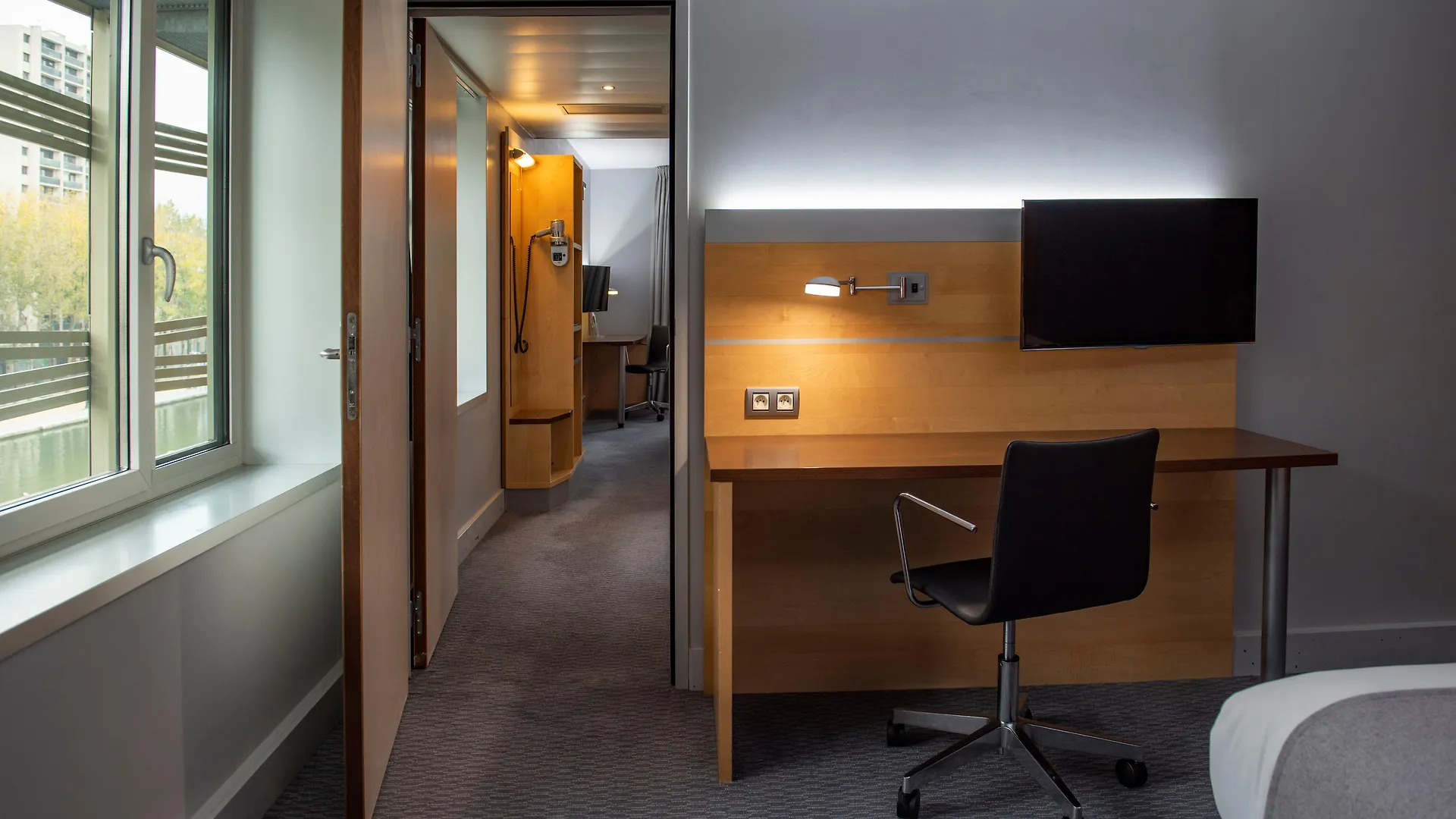 Express Paris-canal De La By Ihg 3*