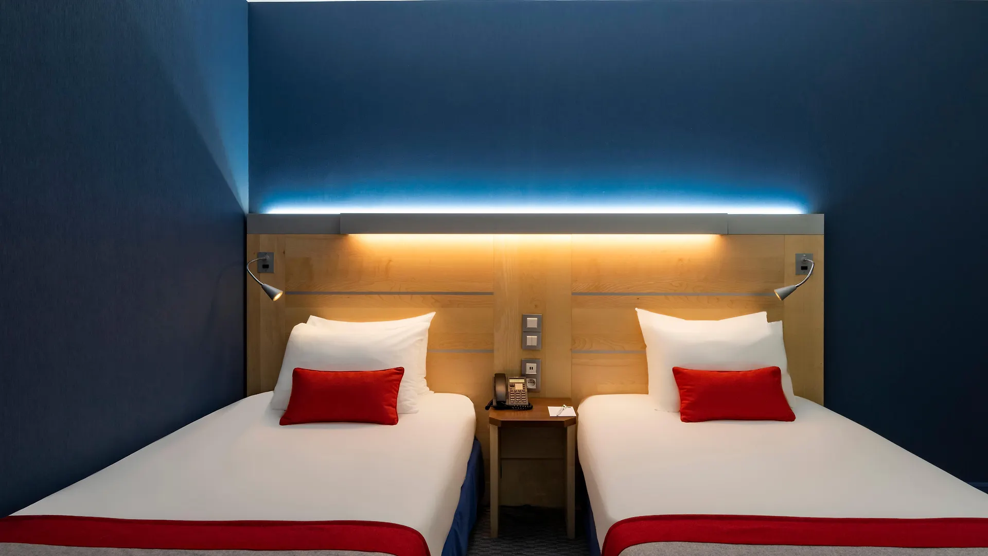 Express Paris-canal De La By Ihg Hotel Paris