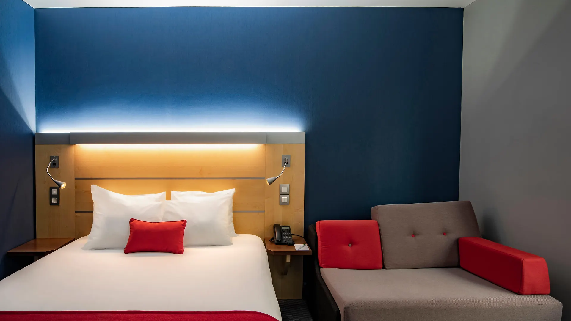 Express Paris-canal De La By Ihg 3* Paris