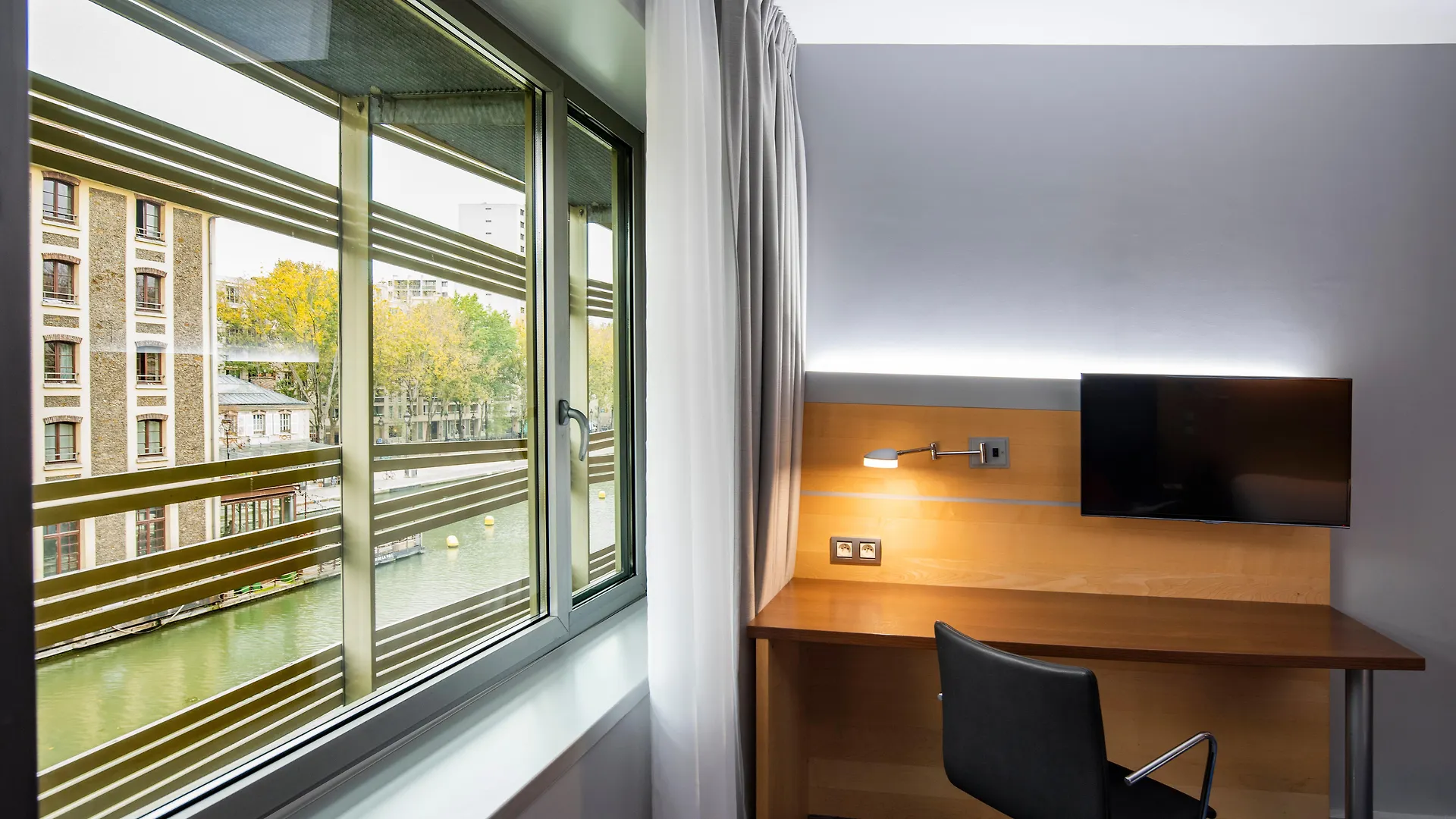 Express Paris-canal De La By Ihg Hotel Paris
