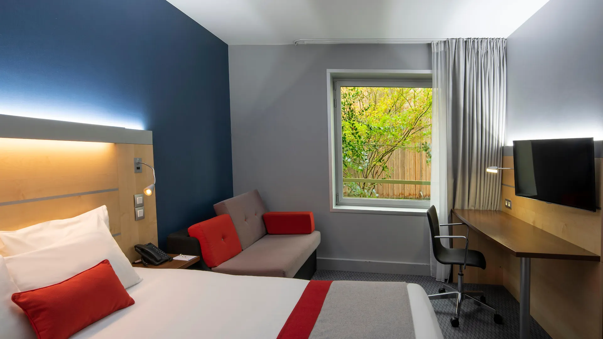 Express Paris-canal De La By Ihg 3* Paris