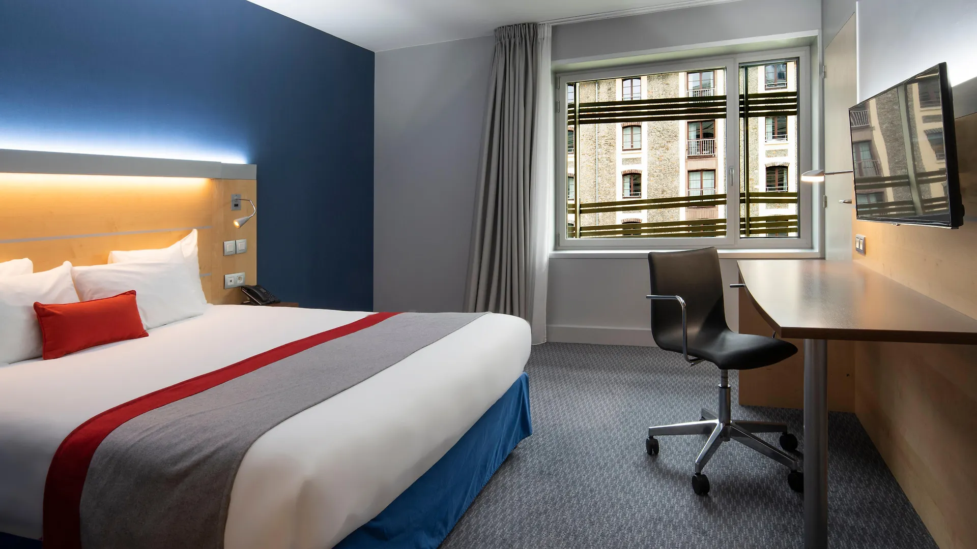 Hotel Express Paris-canal De La By Ihg 3*