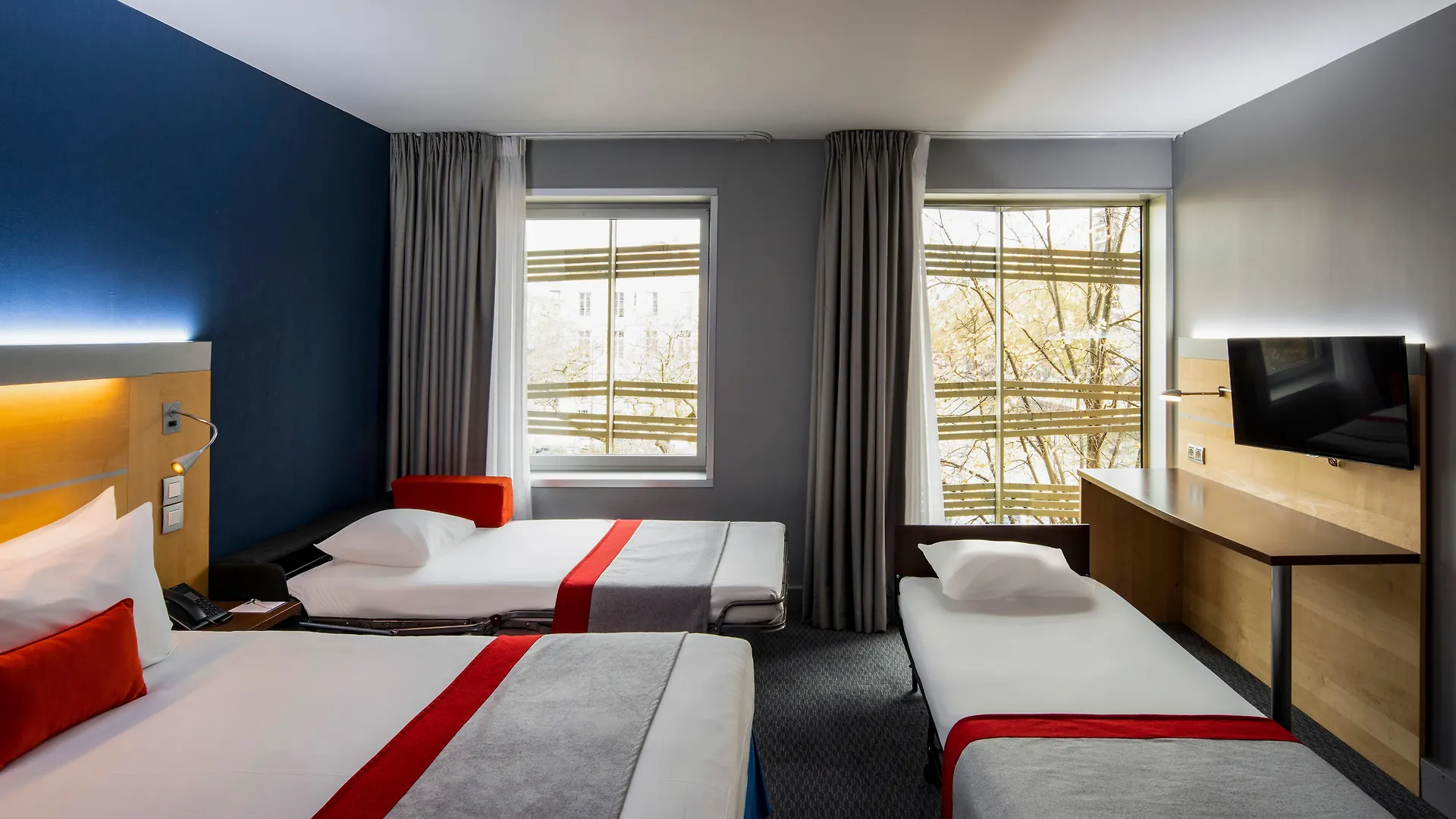 Hotel Express Paris-canal De La By Ihg Paris