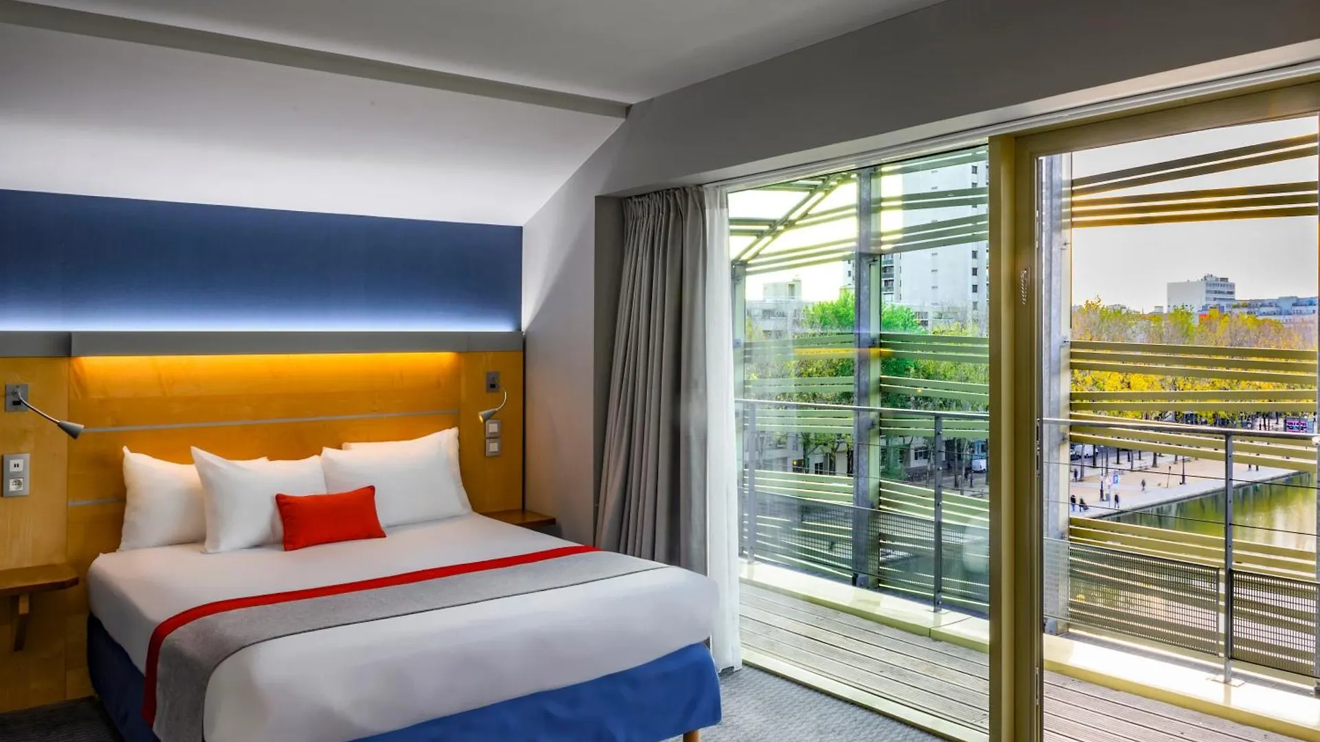 Express Paris-canal De La By Ihg Paris
