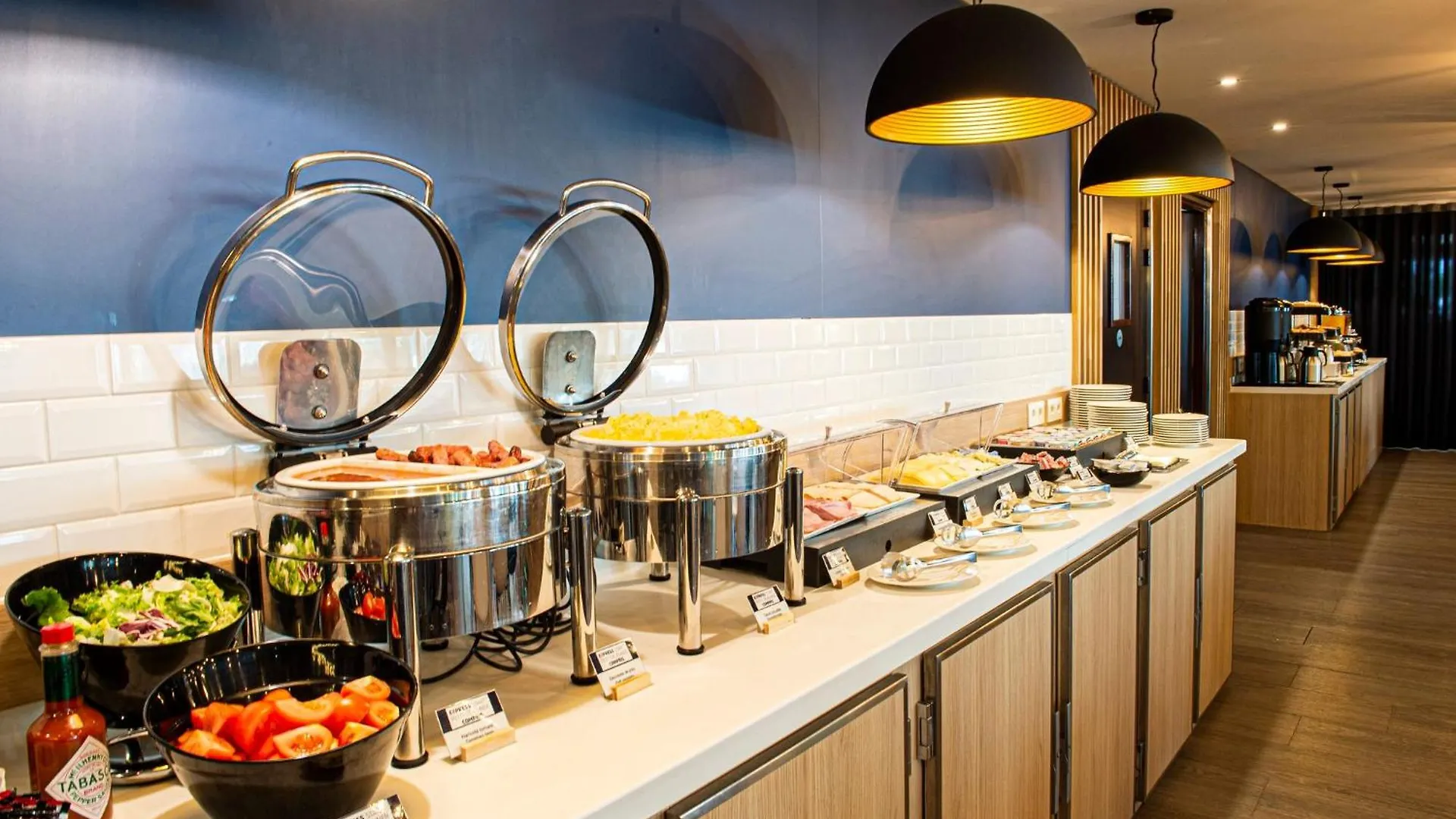 Express Paris-canal De La By Ihg