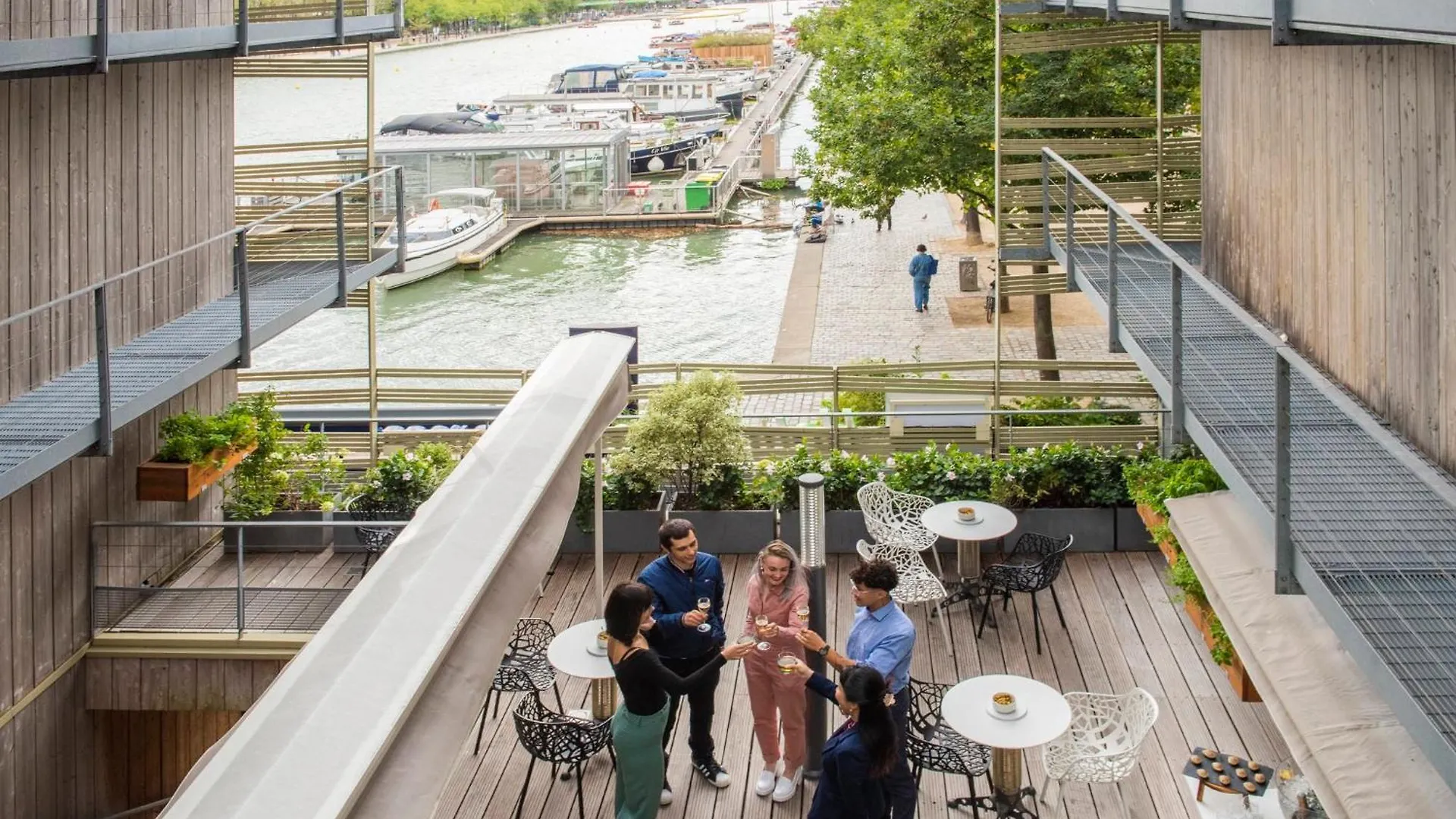 Express Paris-canal De La By Ihg Hotel