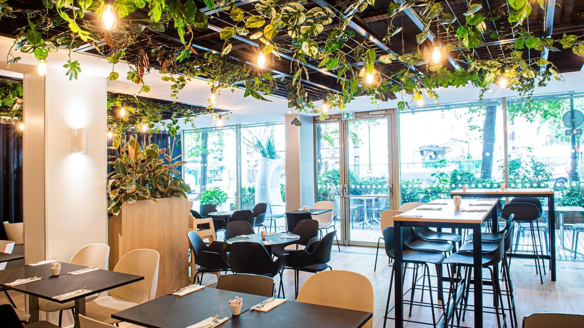 Hotel Express Paris-canal De La By Ihg Paris