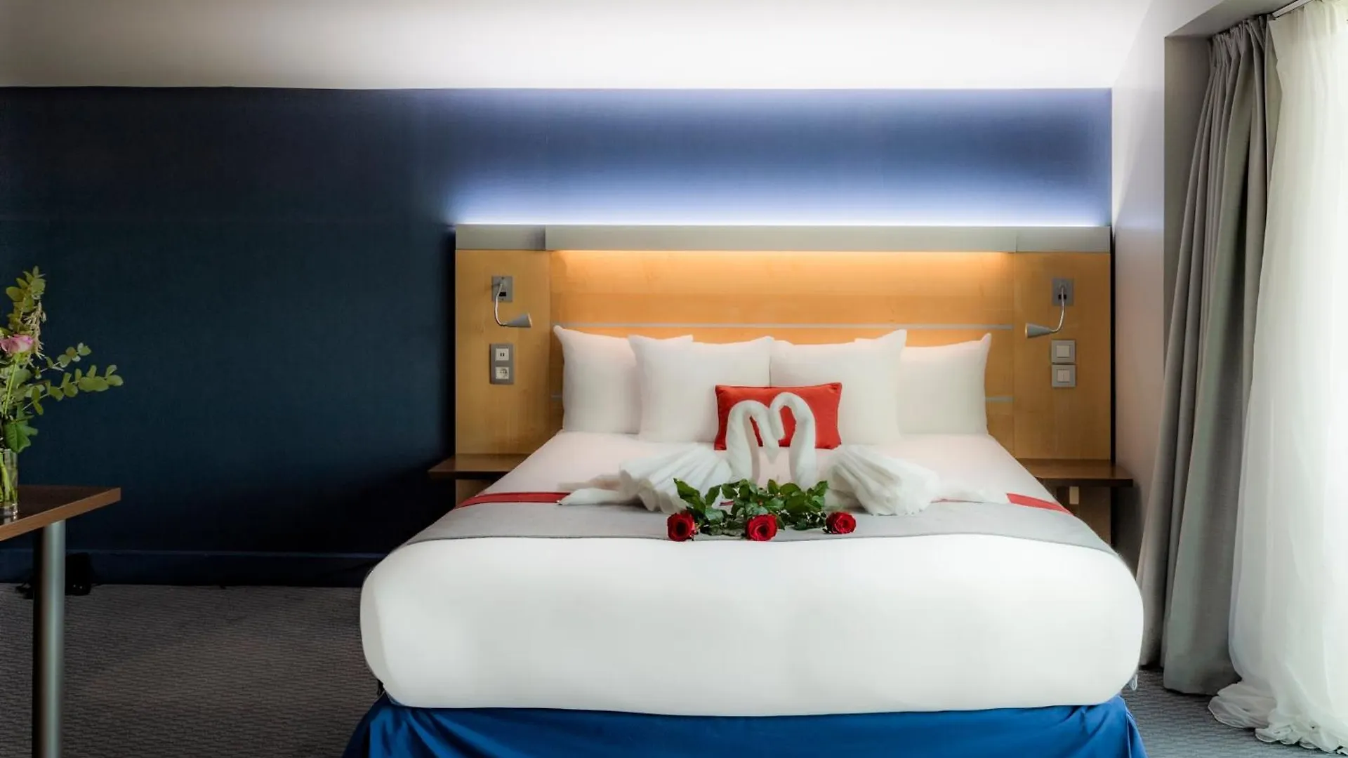 Express Paris-canal De La By Ihg 3*