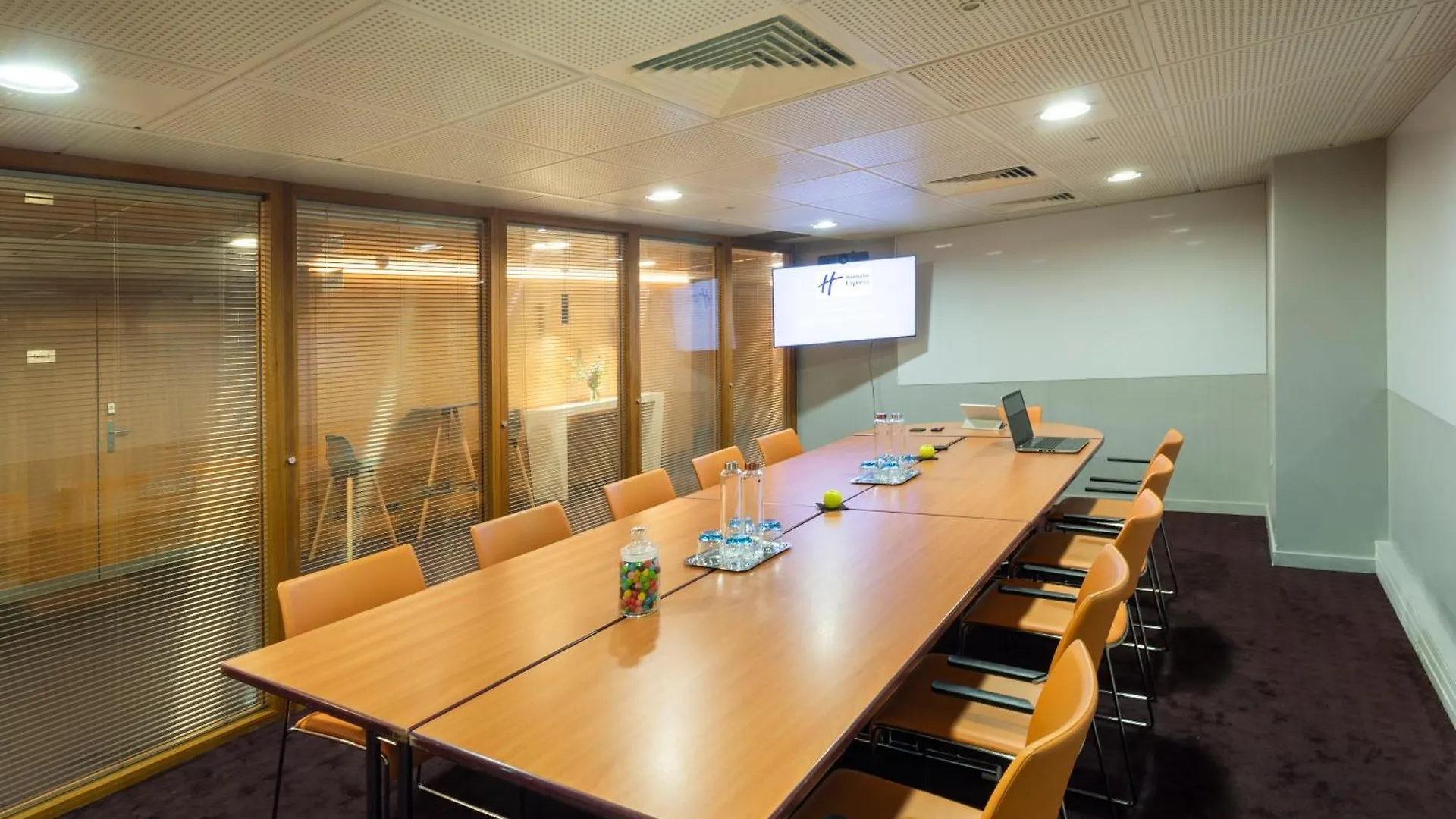 Express Paris-canal De La By Ihg Paris