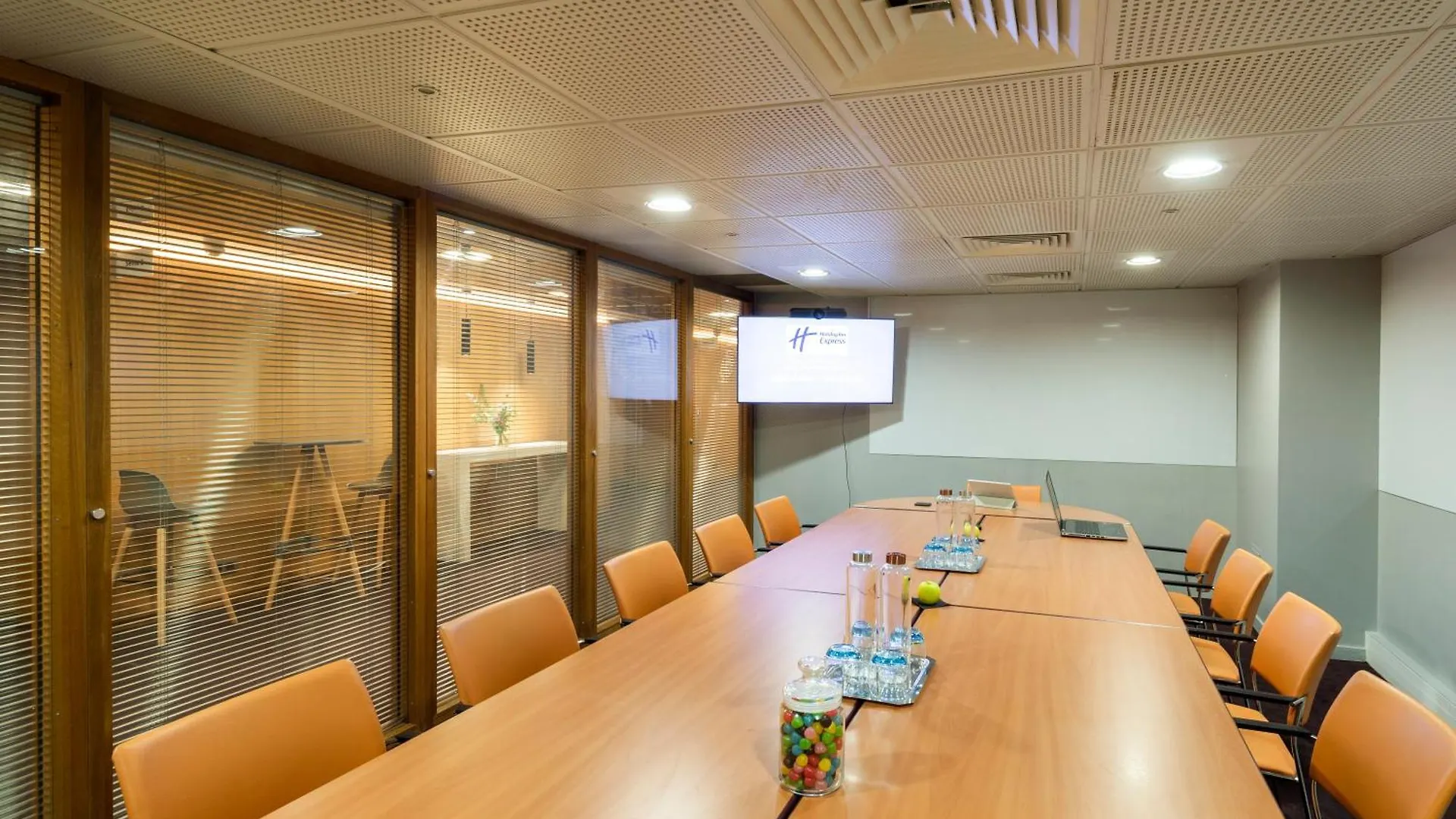 Hotel Express Paris-canal De La By Ihg Paris