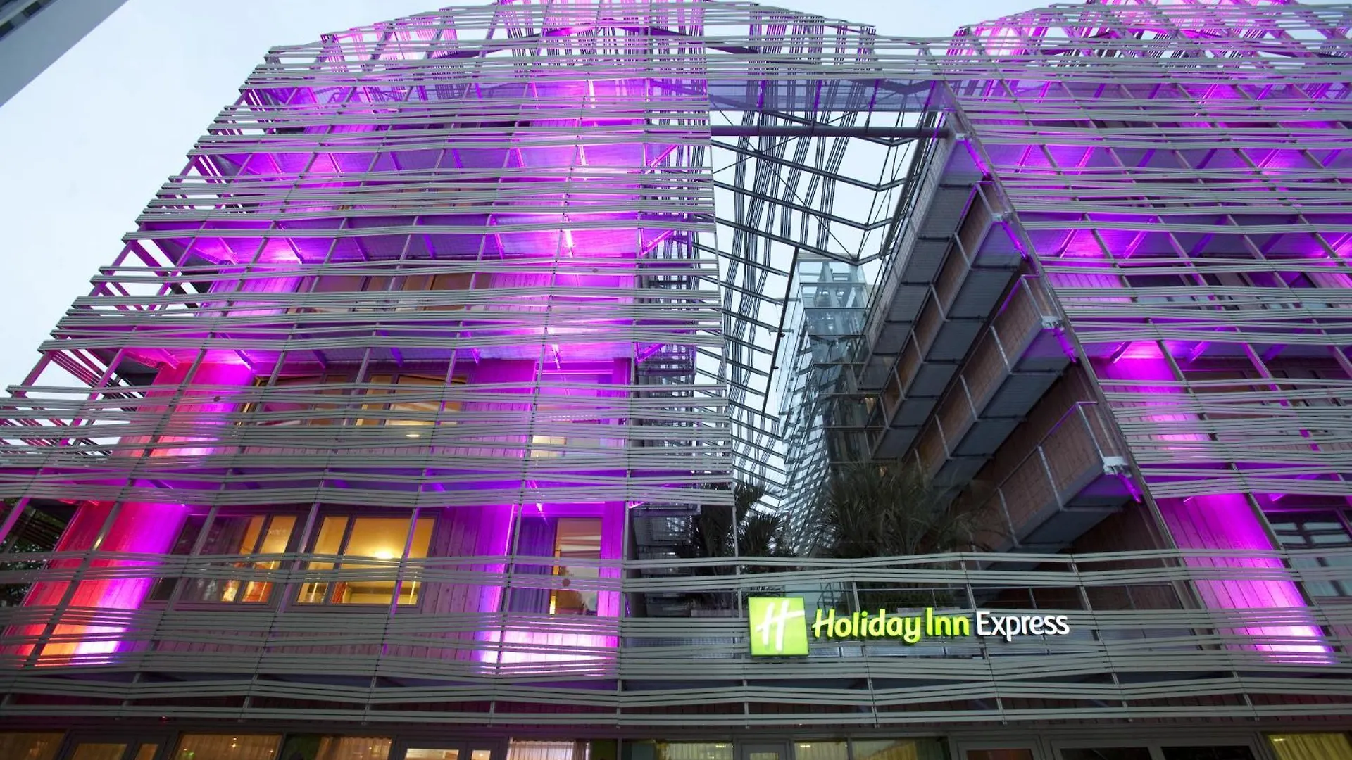 Express Paris-canal De La By Ihg 3*